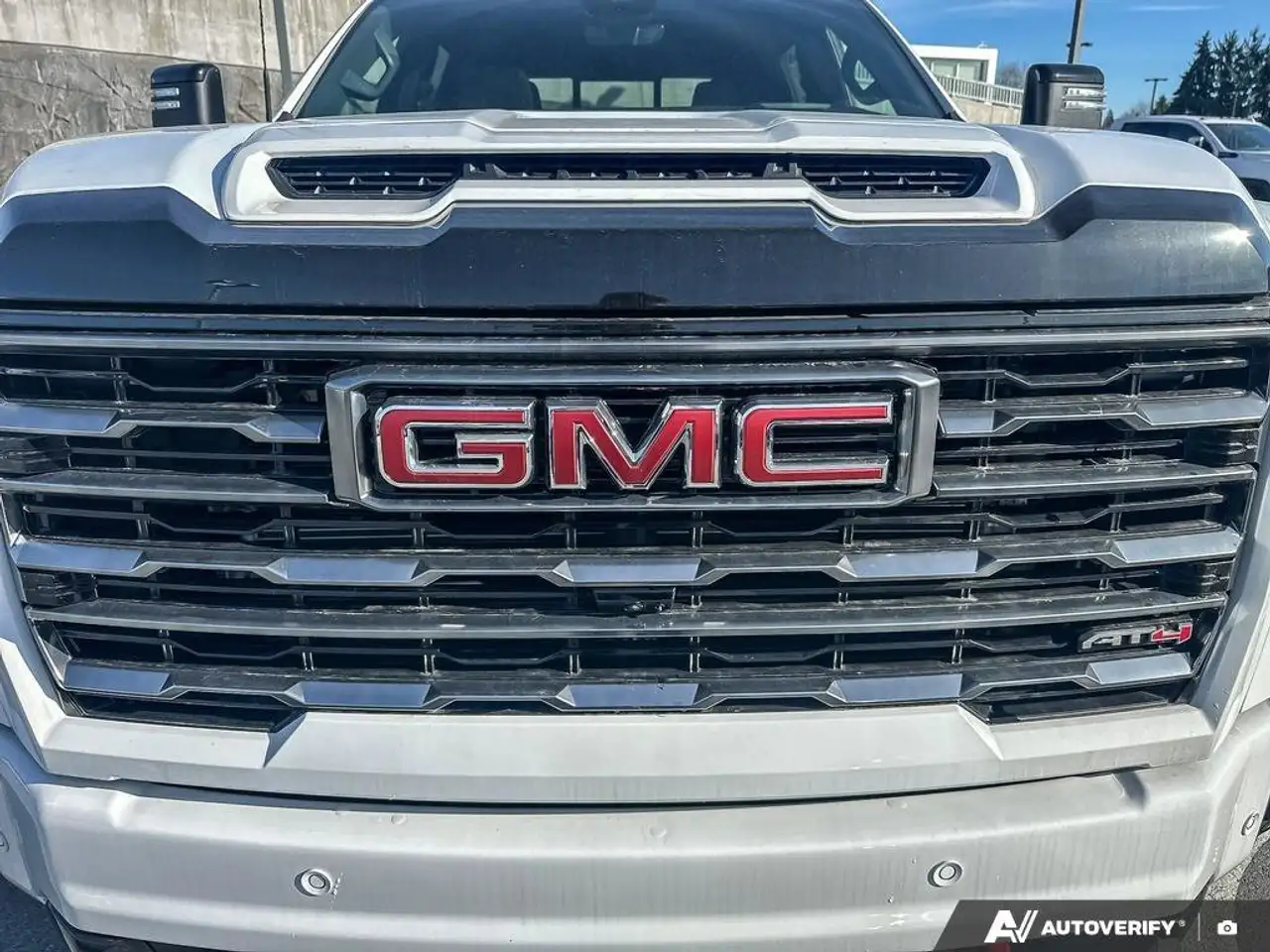 GMC Sierra 3500HD снимка GMC Sierra 3500HD
