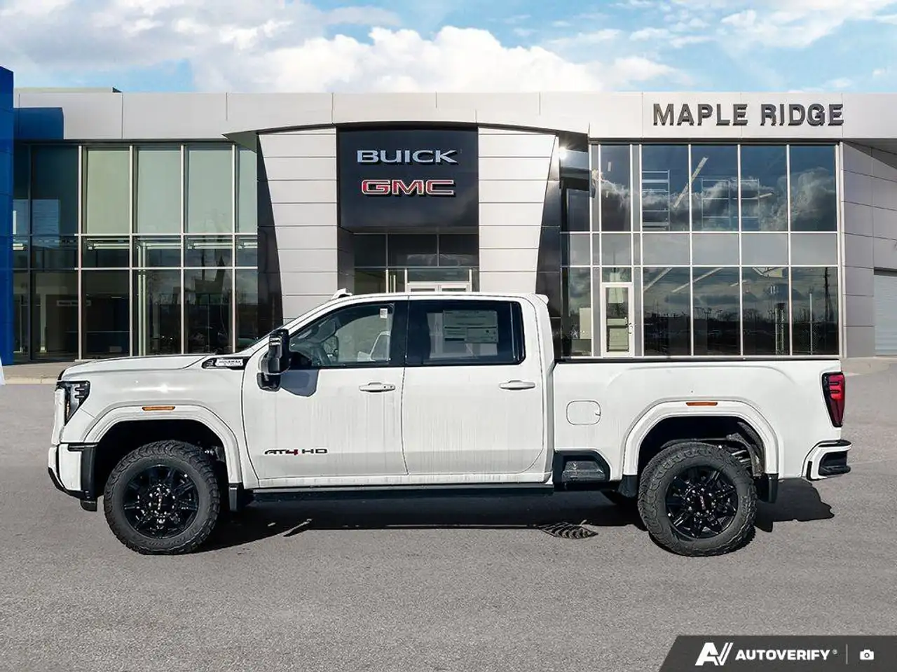 GMC Sierra 3500HD снимка GMC Sierra 3500HD
