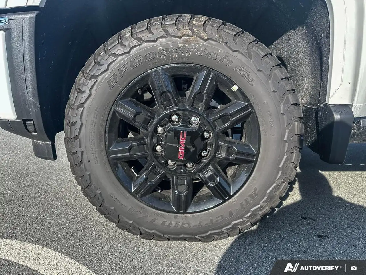 GMC Sierra 3500HD снимка GMC Sierra 3500HD
