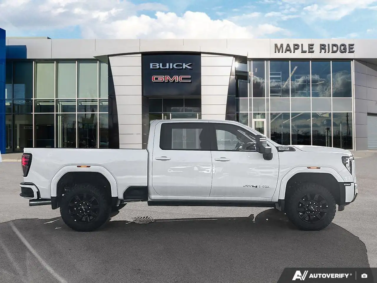 GMC Sierra 3500HD снимка GMC Sierra 3500HD