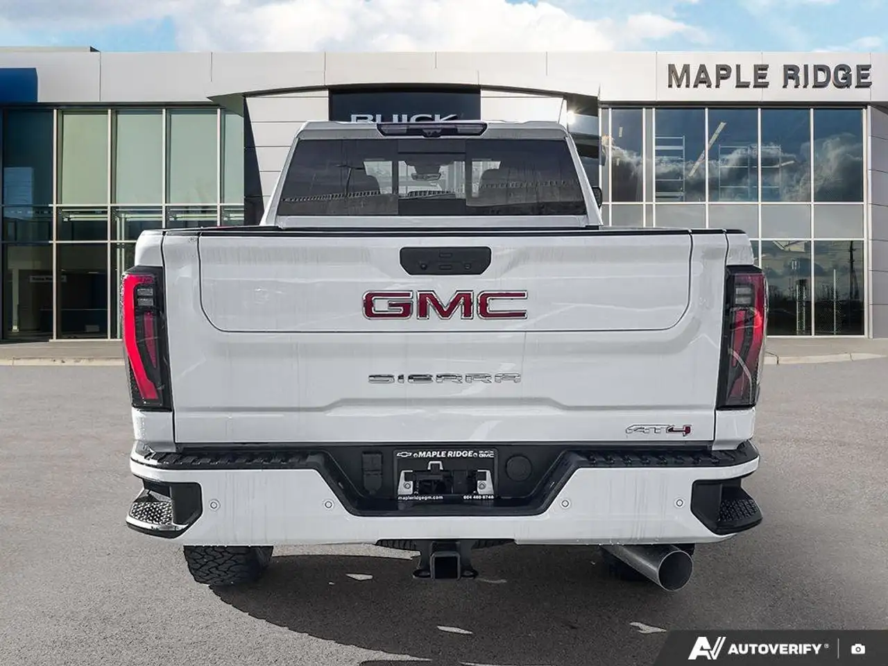 GMC Sierra 3500HD снимка GMC Sierra 3500HD
