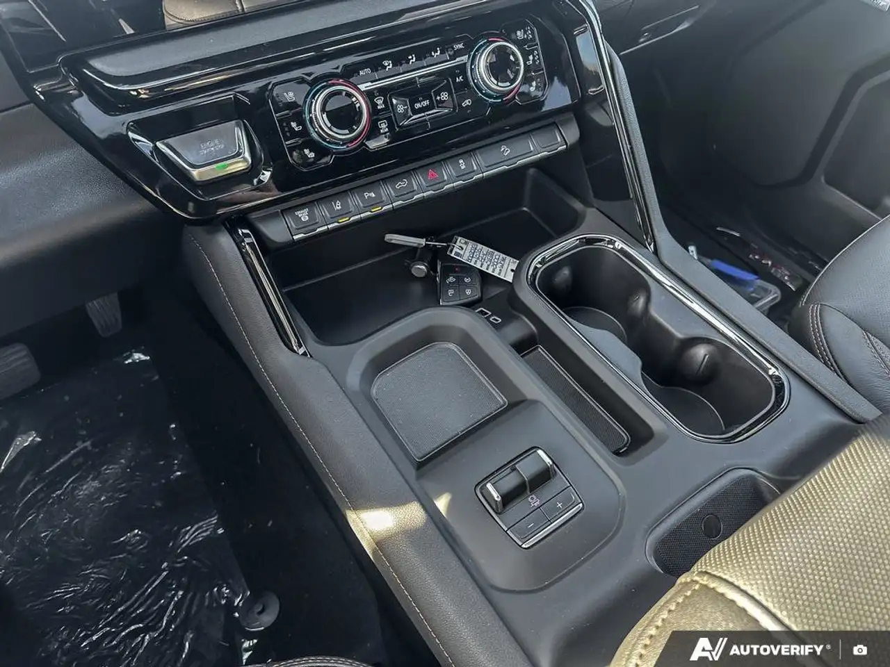 GMC Sierra 3500HD снимка GMC Sierra 3500HD