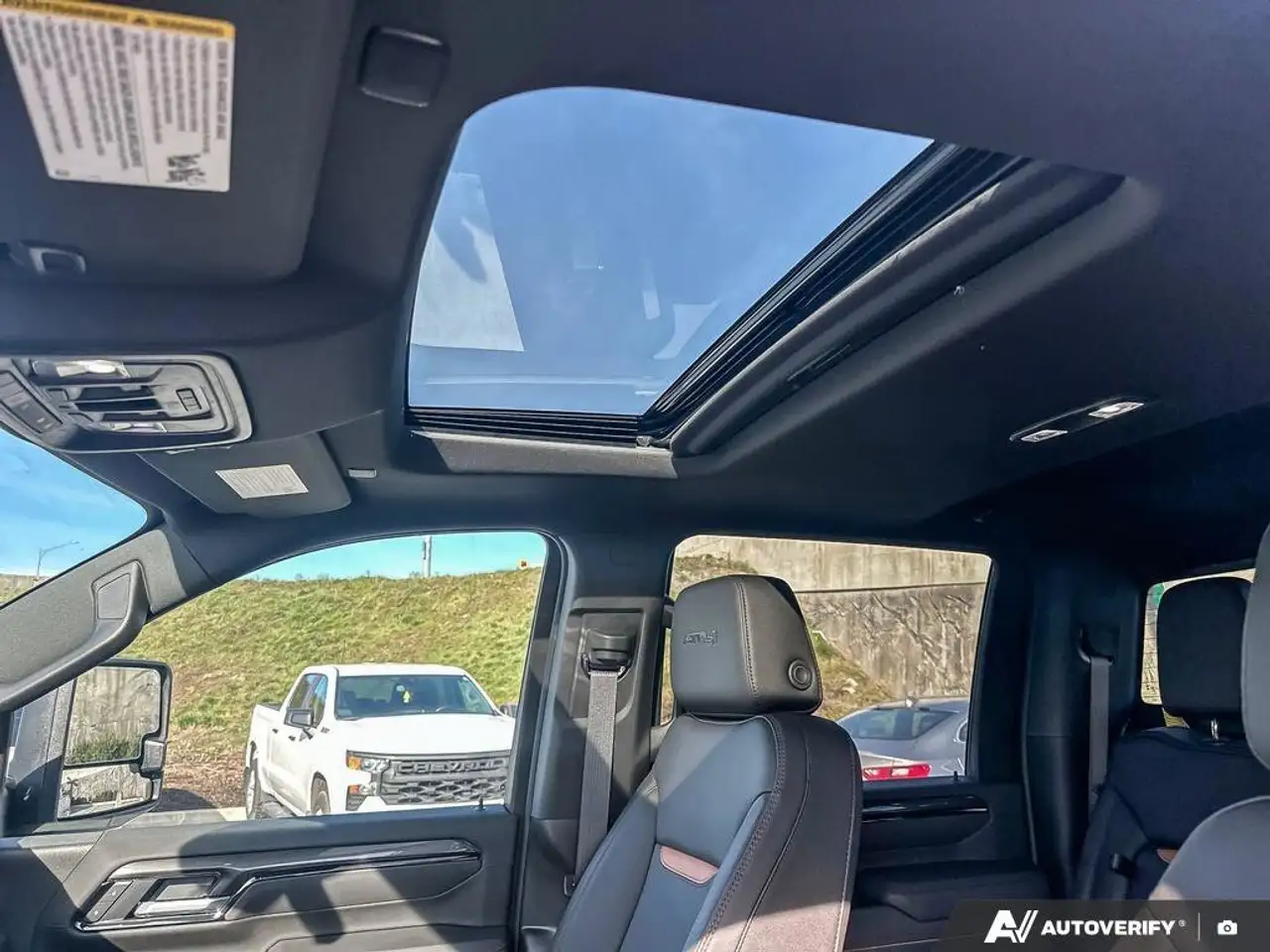 GMC Sierra 3500HD снимка GMC Sierra 3500HD