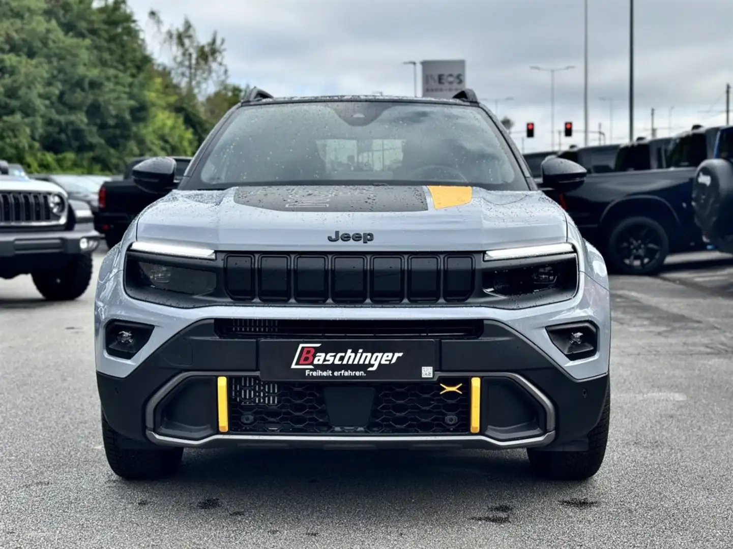 Jeep Avenger 1.2 e-Hybrid 4xe The North Face Grau - 2