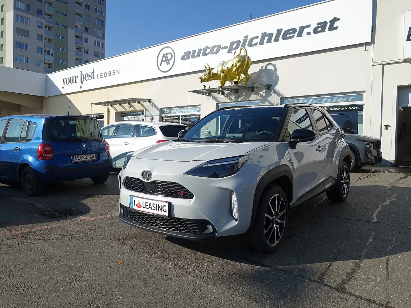 Toyota Yaris Cross 1,5 VVT-i Hybrid GR Sport Aut. Gris - 1