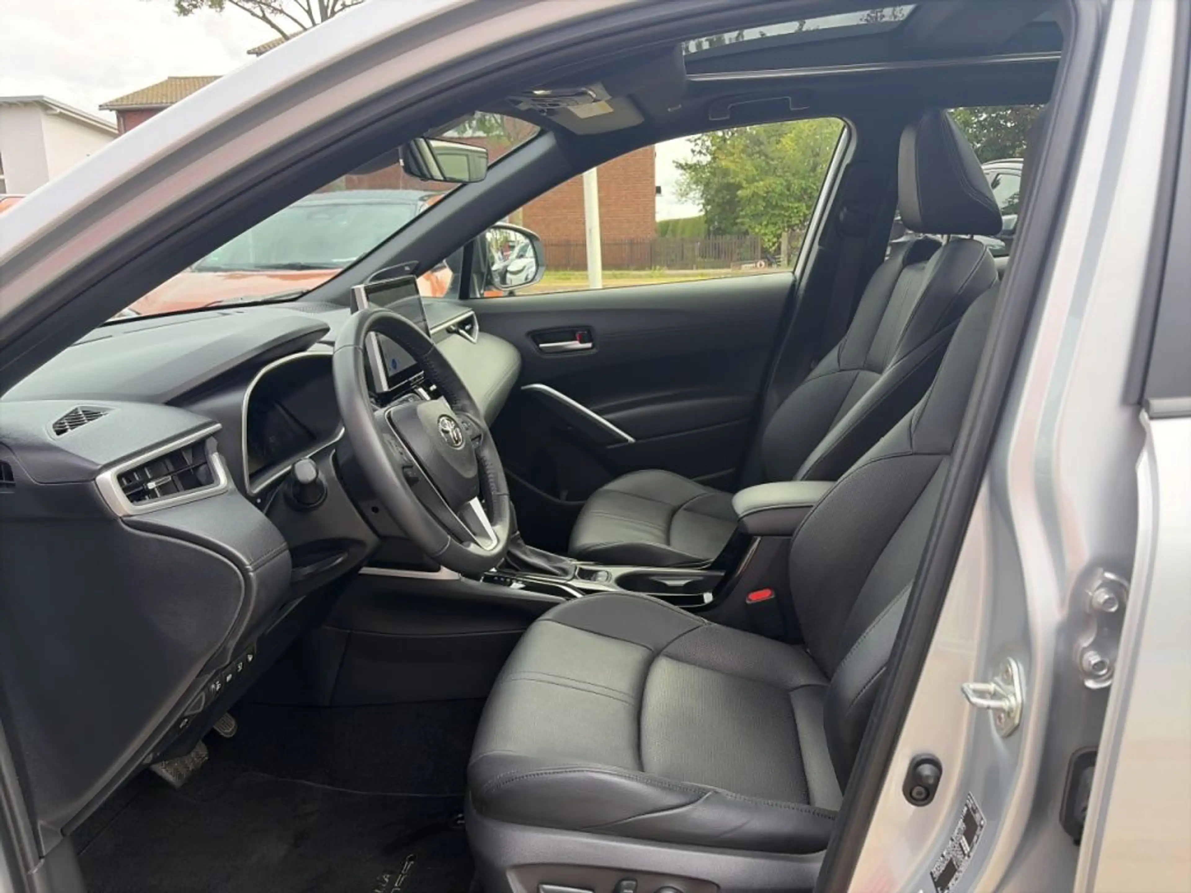 Toyota Corolla Cross Hybrid 2.0 VVT-i Lounge — photo 9