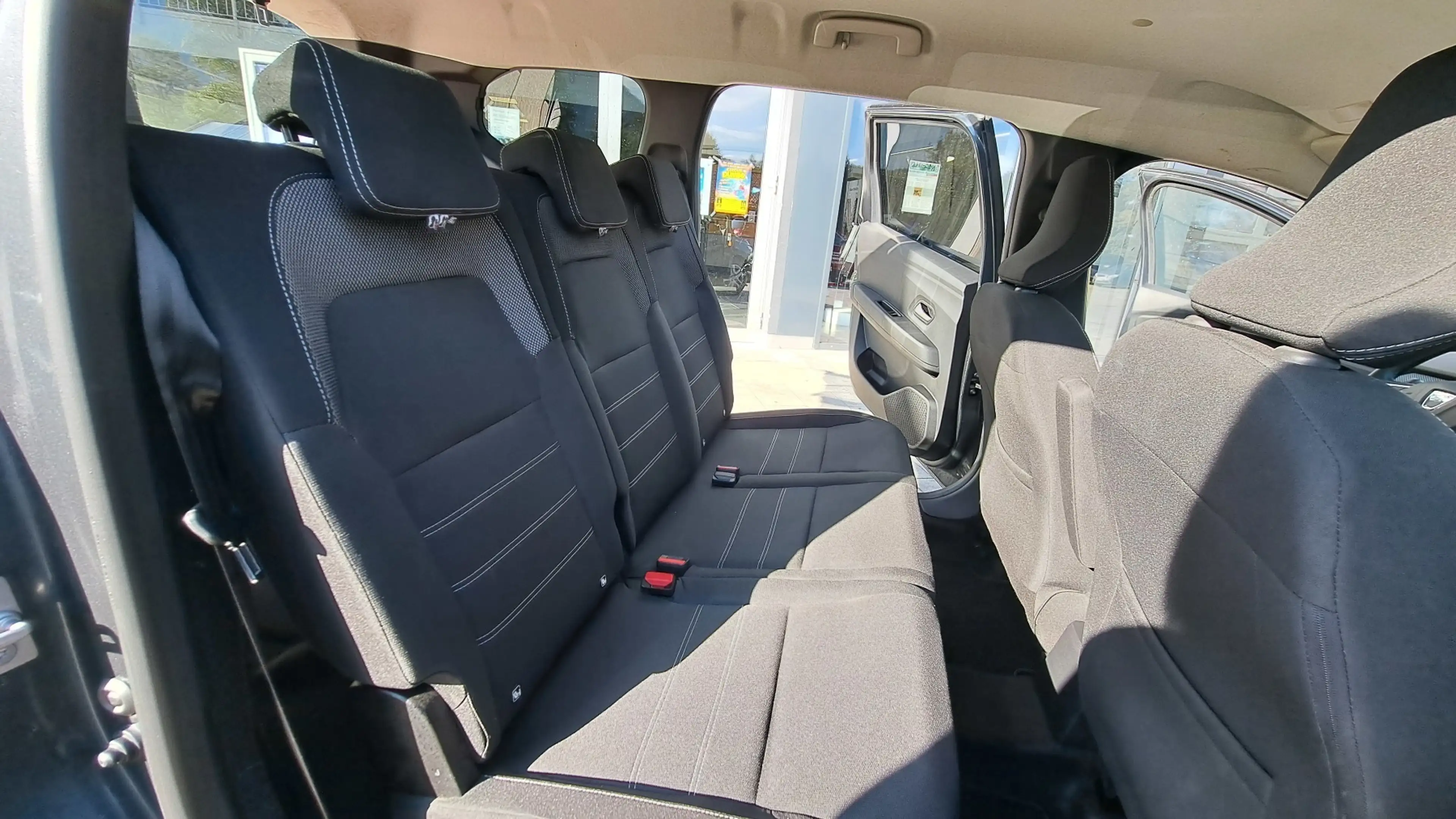 Dacia Jogger Comfort TCe 110 5-Sitzer — photo 15