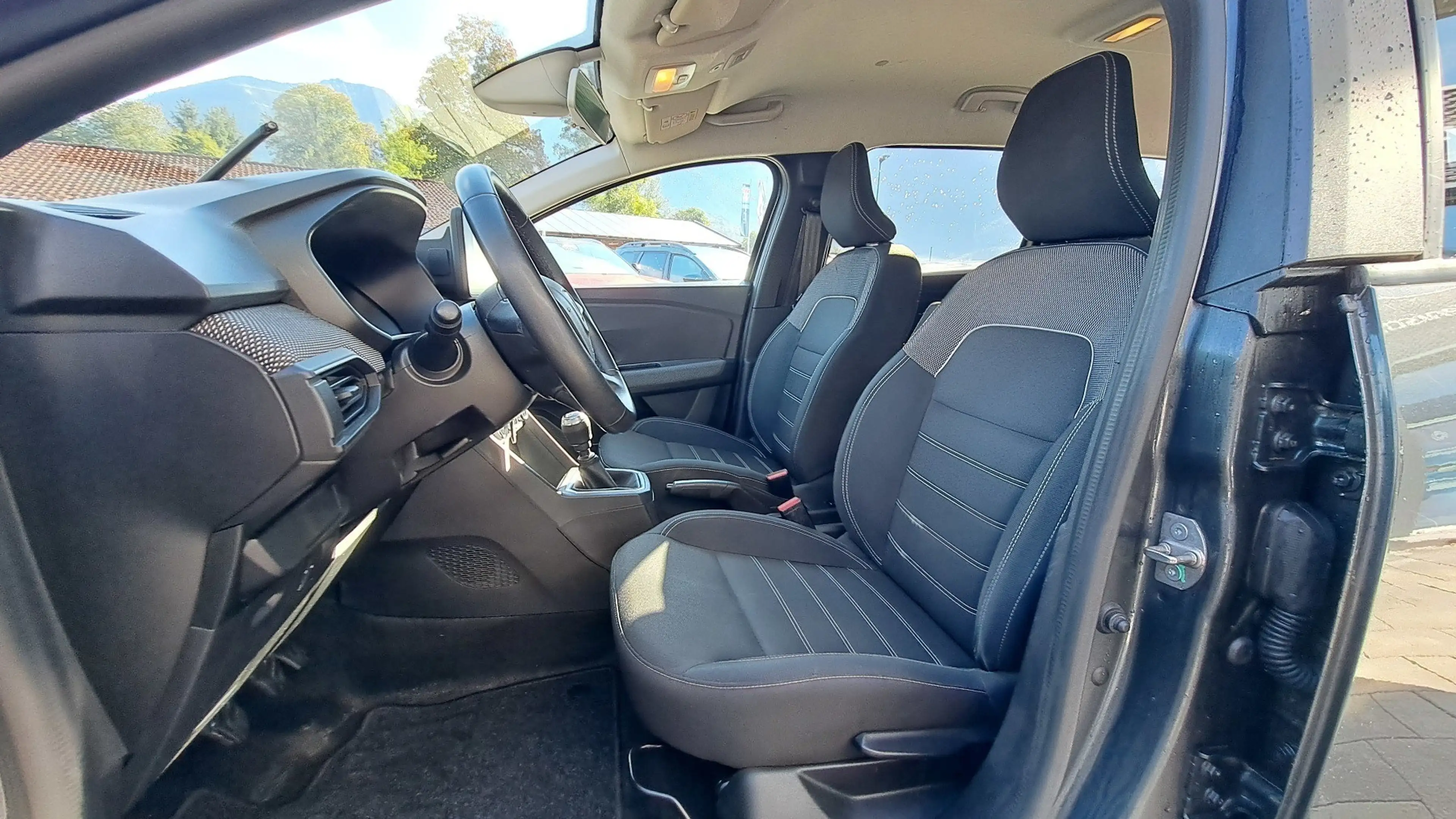 Dacia Jogger Comfort TCe 110 5-Sitzer — photo 11