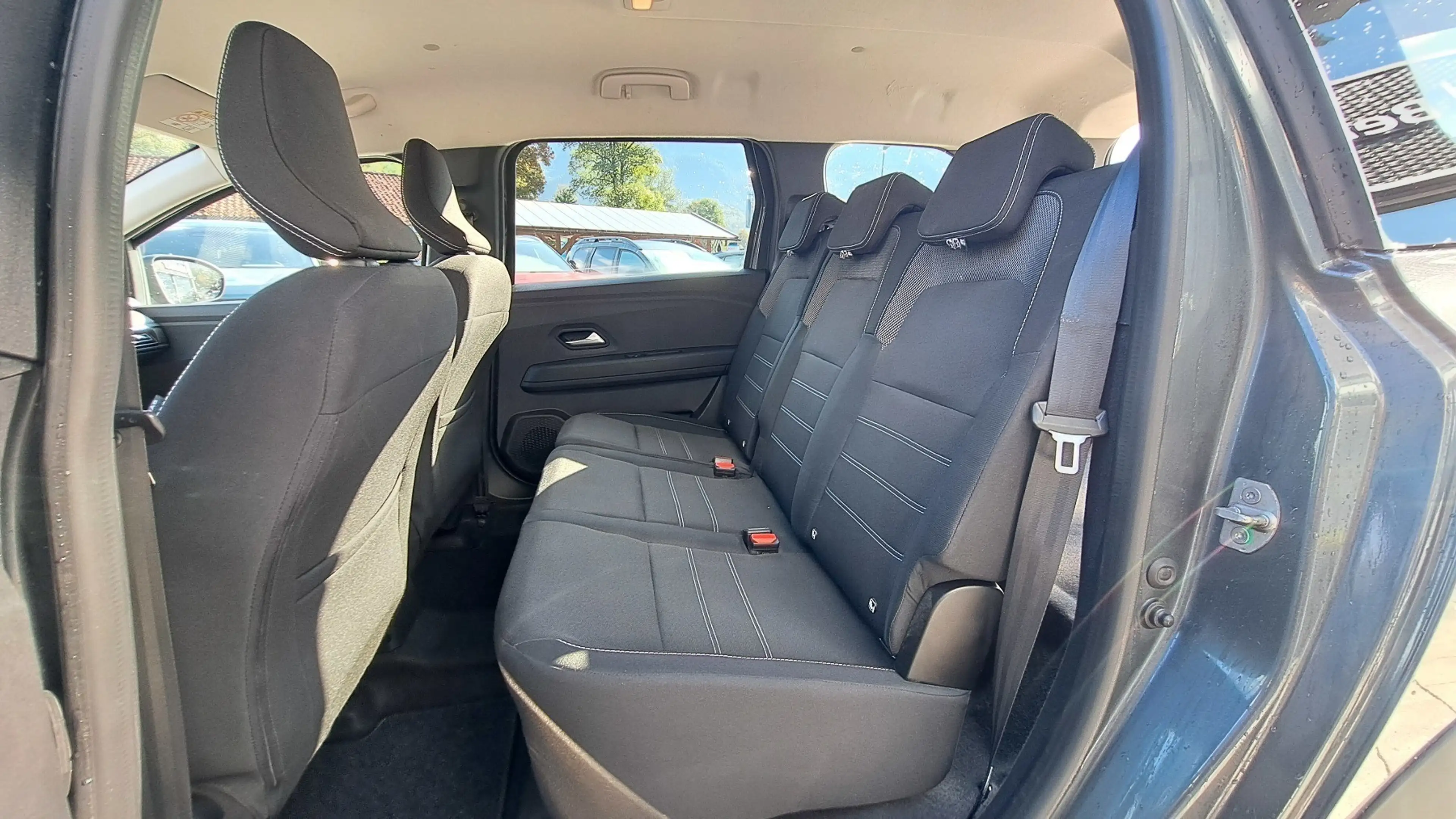 Dacia Jogger Comfort TCe 110 5-Sitzer — photo 13