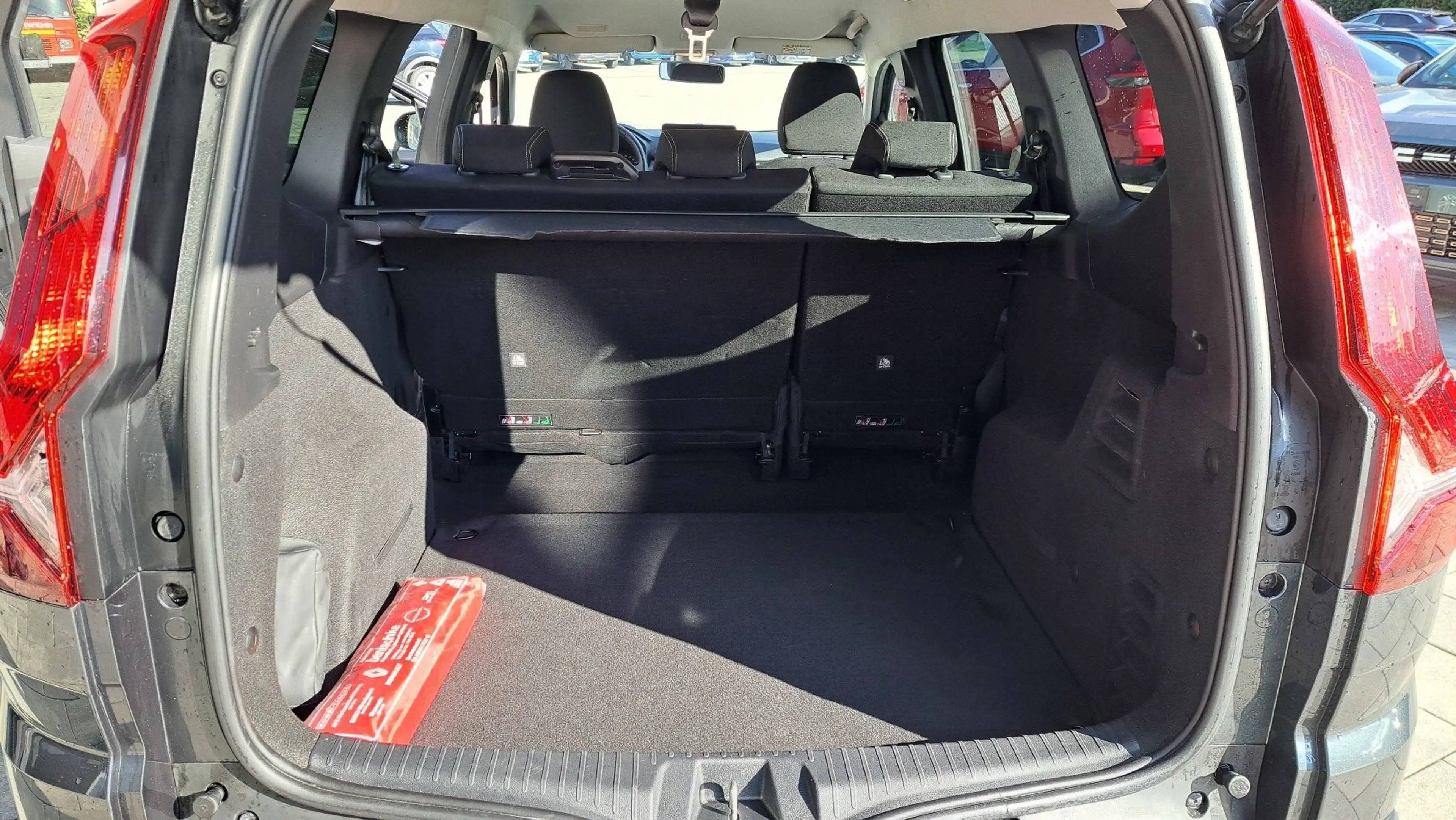 Dacia Jogger Comfort TCe 110 5-Sitzer — photo 14