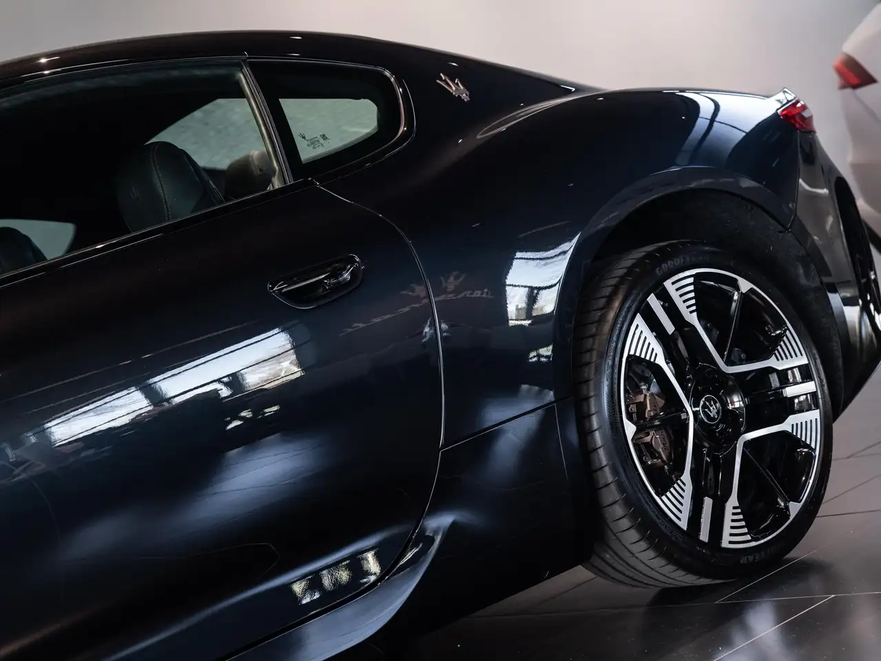 Maserati GranTurismo 2025 — фото 13