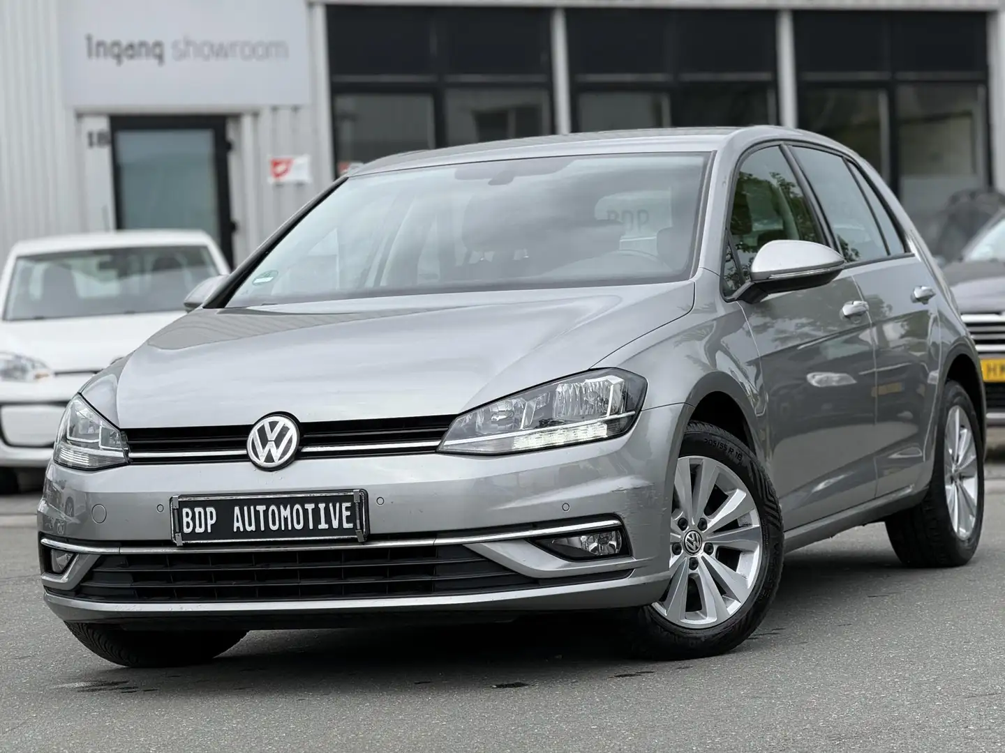 Volkswagen Golf 1.0 TSI Comfortline CRUISE ADAPTIEF/PDC V+A/NAVI/B Gris - 2