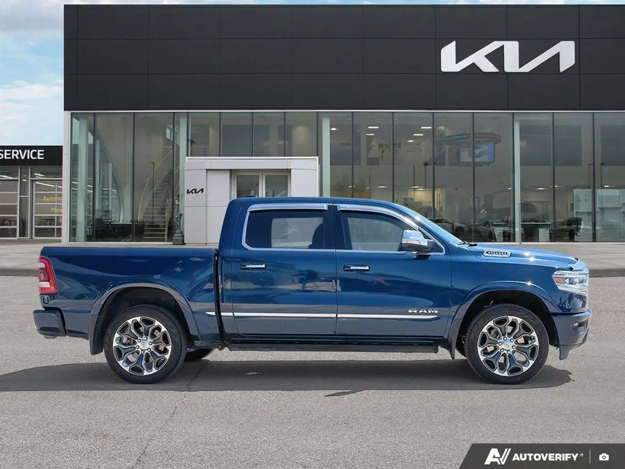 RAM 1500 снимка RAM 1500