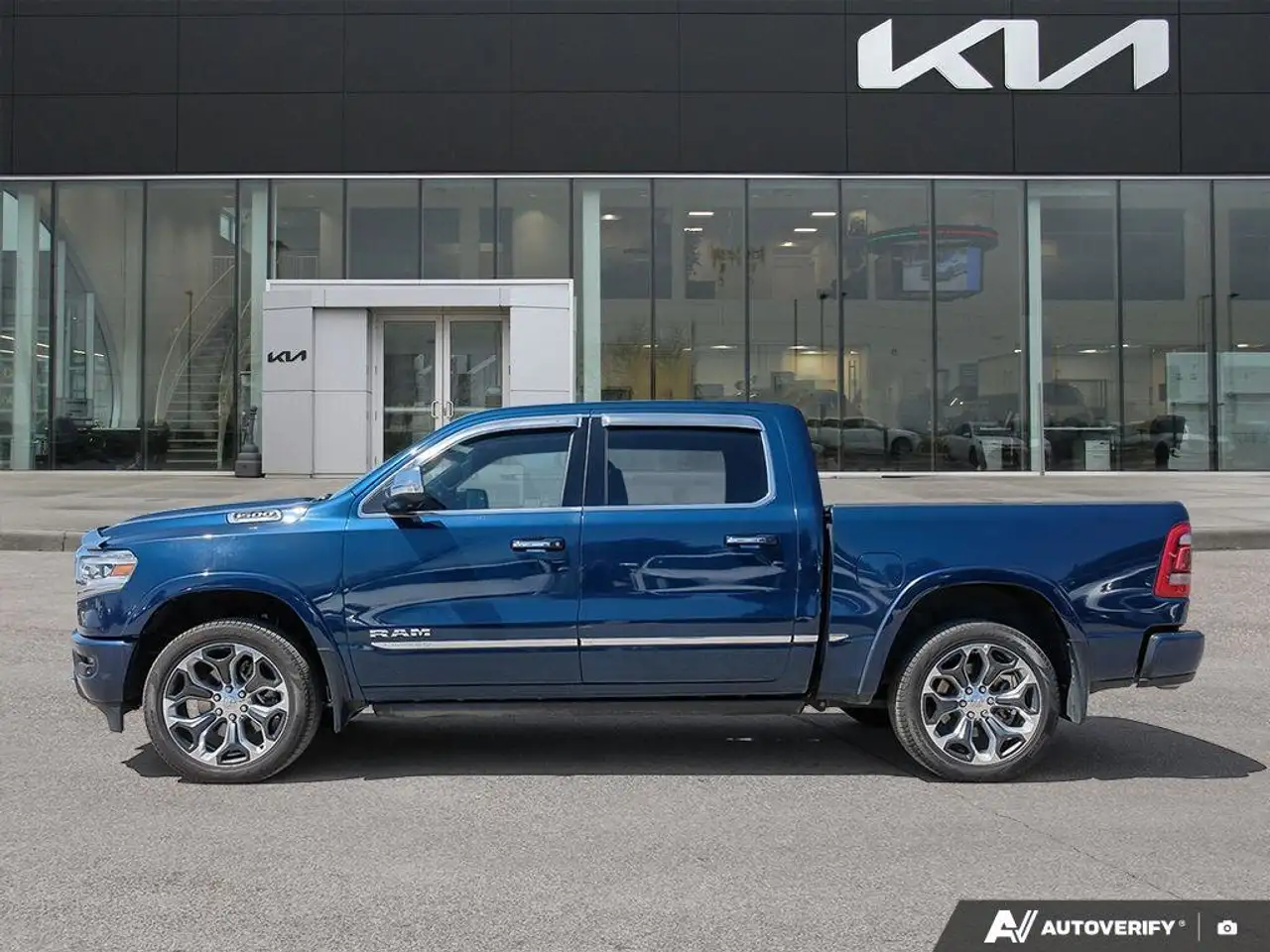 RAM 1500 снимка RAM 1500