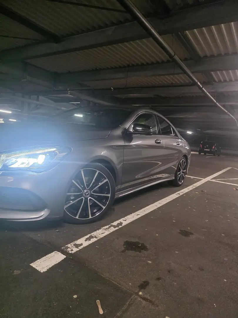 Mercedes-Benz CLA 180 AMG Line - 1