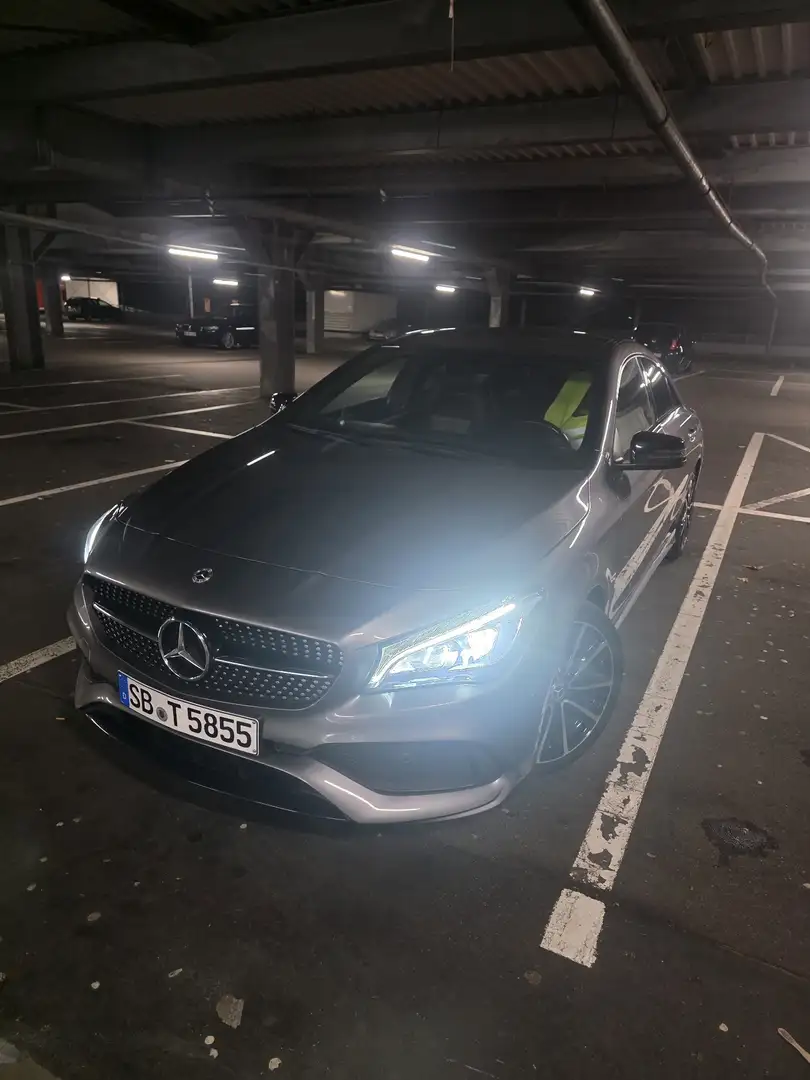 Mercedes-Benz CLA 180 AMG Line - 2