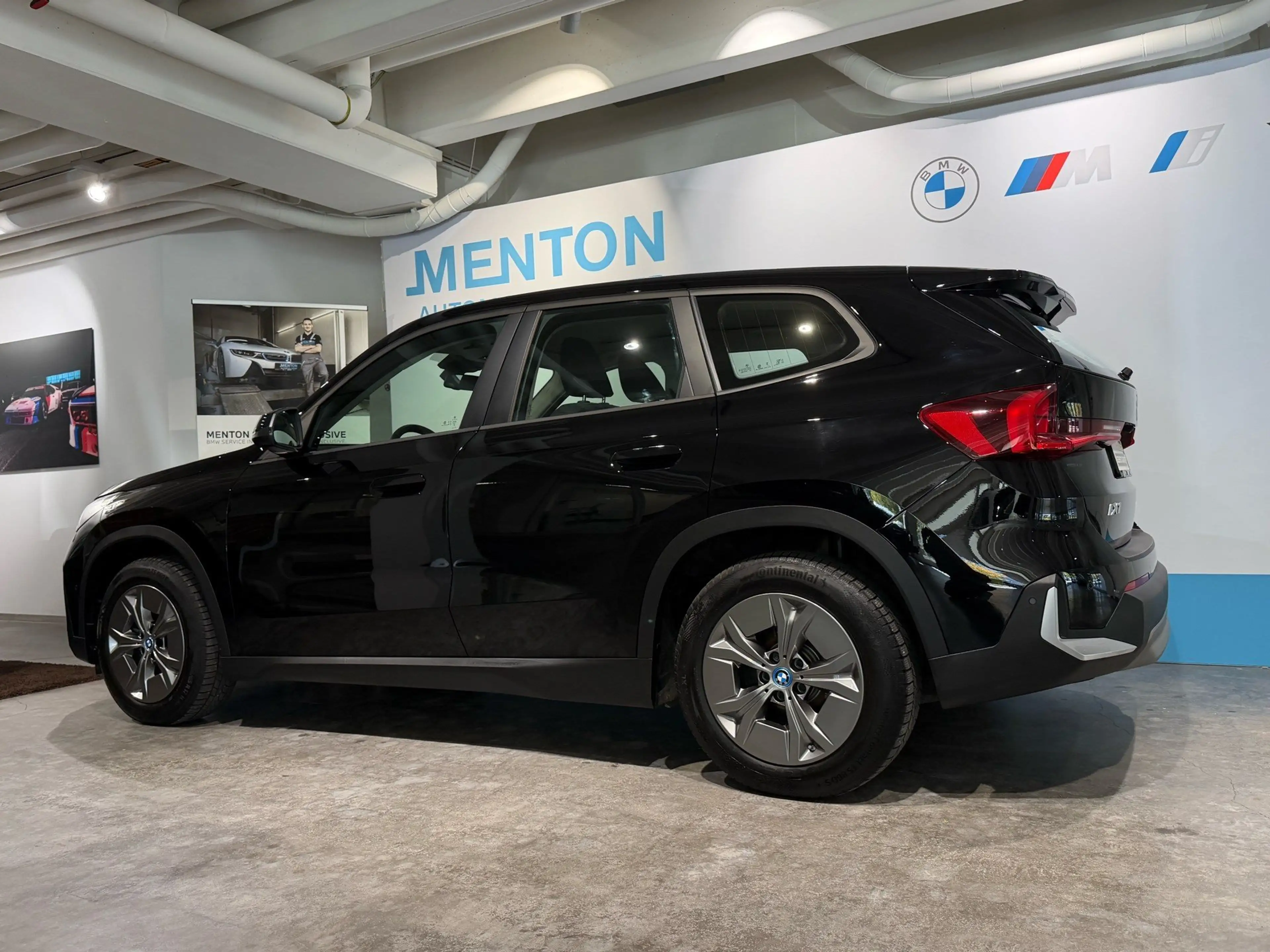 BMW iX1 xDrive30 — photo 4