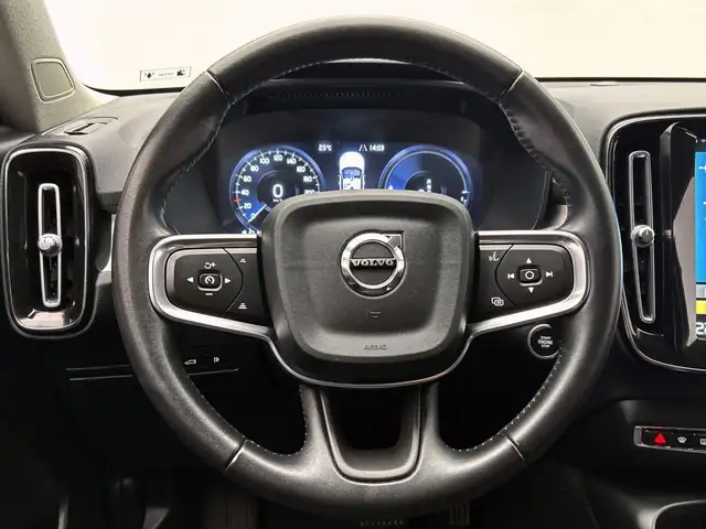 Volvo XC40 view 27