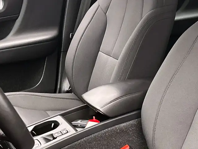 Volvo XC40 view 15
