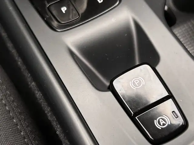 Volvo XC40 view 12