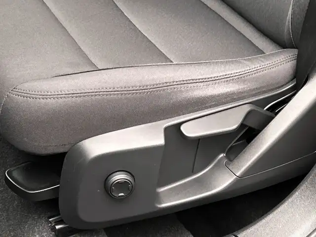 Volvo XC40 view 11
