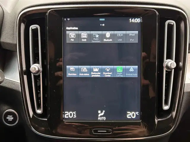 Volvo XC40 view 10