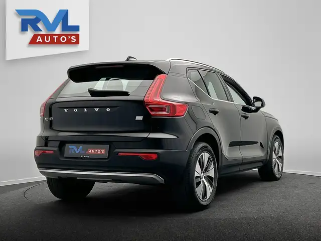 Volvo XC40 view 5