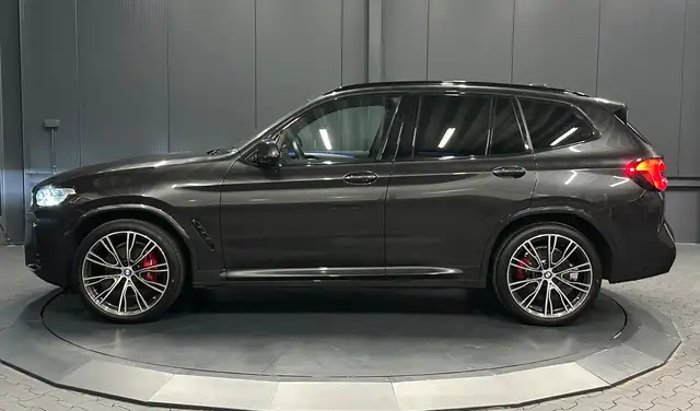 BMW X3 view 2