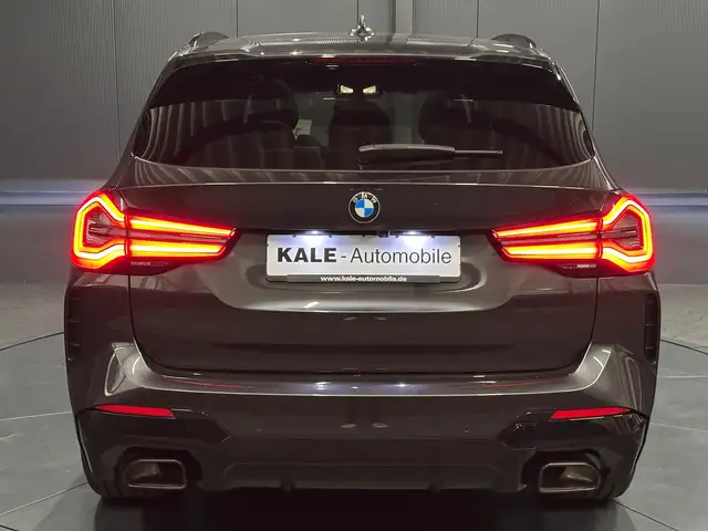 BMW X3 view 4