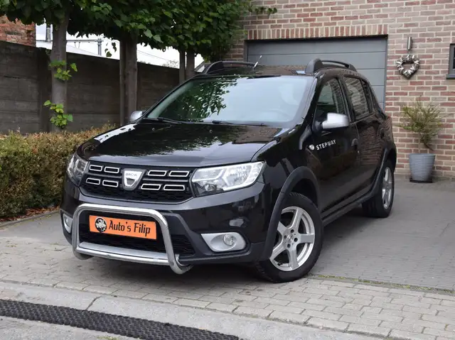 Dacia Sandero Goed onderhouden Dacia Sandero Stepway Plus (2017) – Slechts 74.000 km!