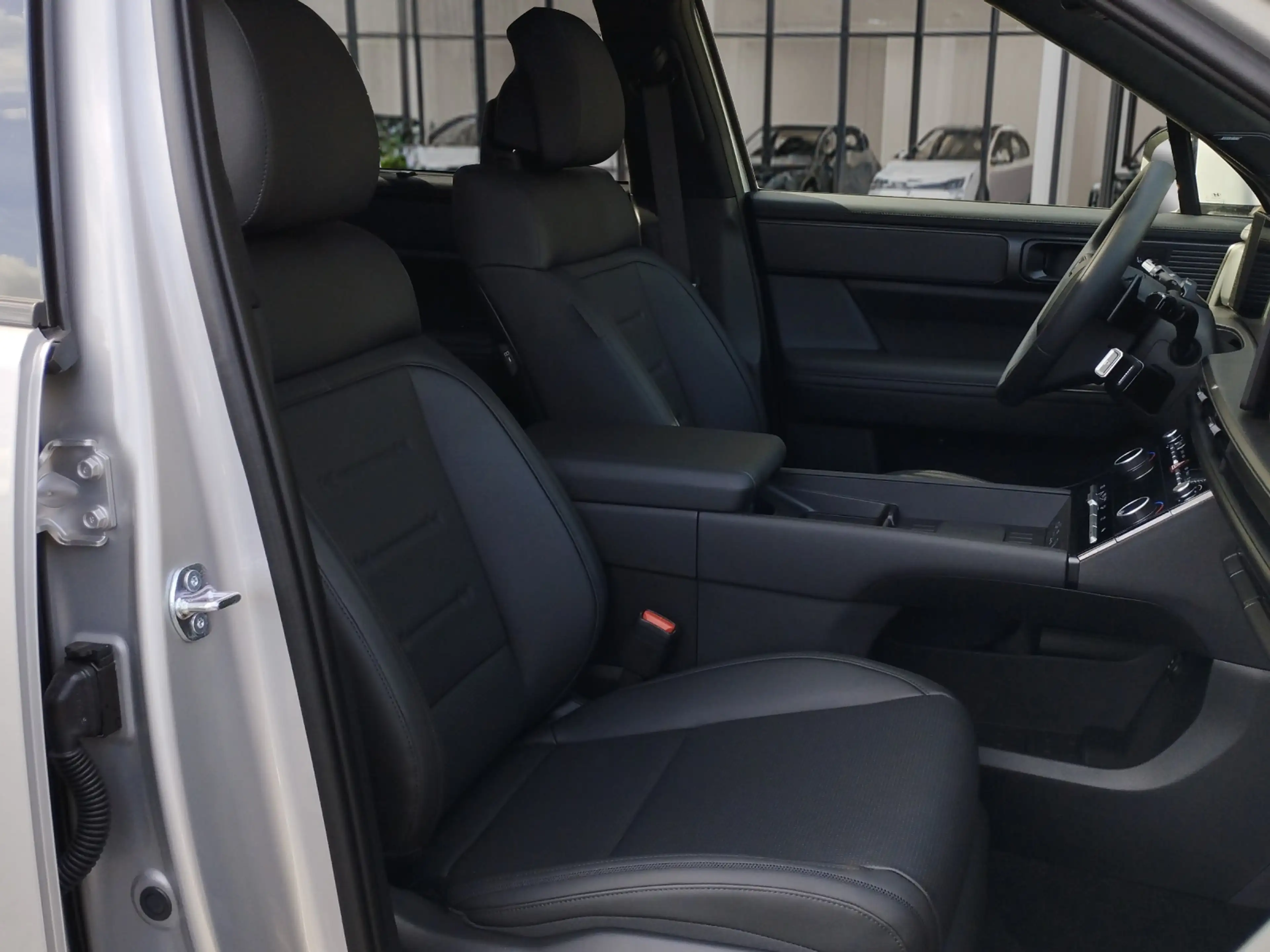 Hyundai SANTA FE Hybrid 1.6 T-GDI 4WD Blackline Pano — photo 8