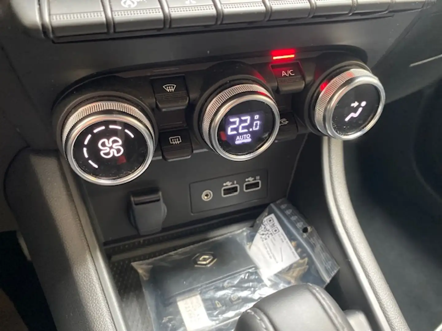 Renault Captur Captur 160 EDC Techno ESSENCE PRIX EXPORT HT - 2