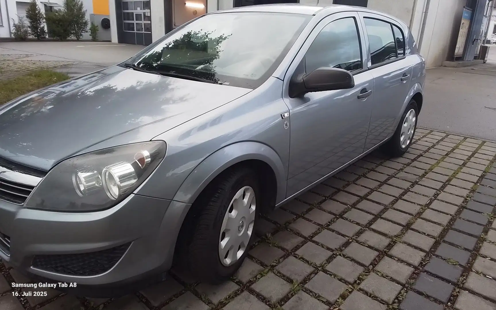 Opel Astra H Lim. Plateado - 2