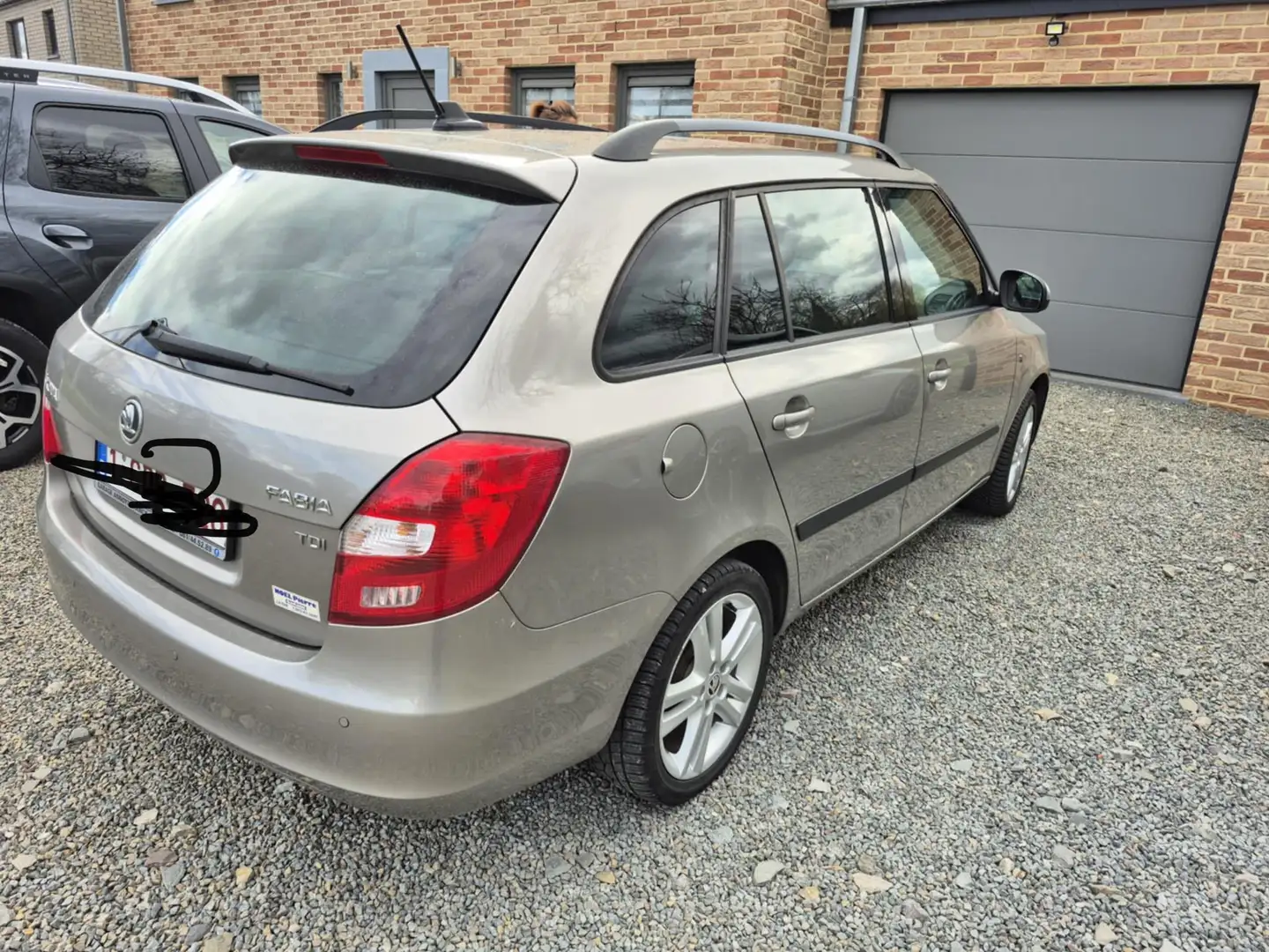 Skoda Fabia Fabia+SW+1.6+CR+TDi+Active+DPF Brun - 2