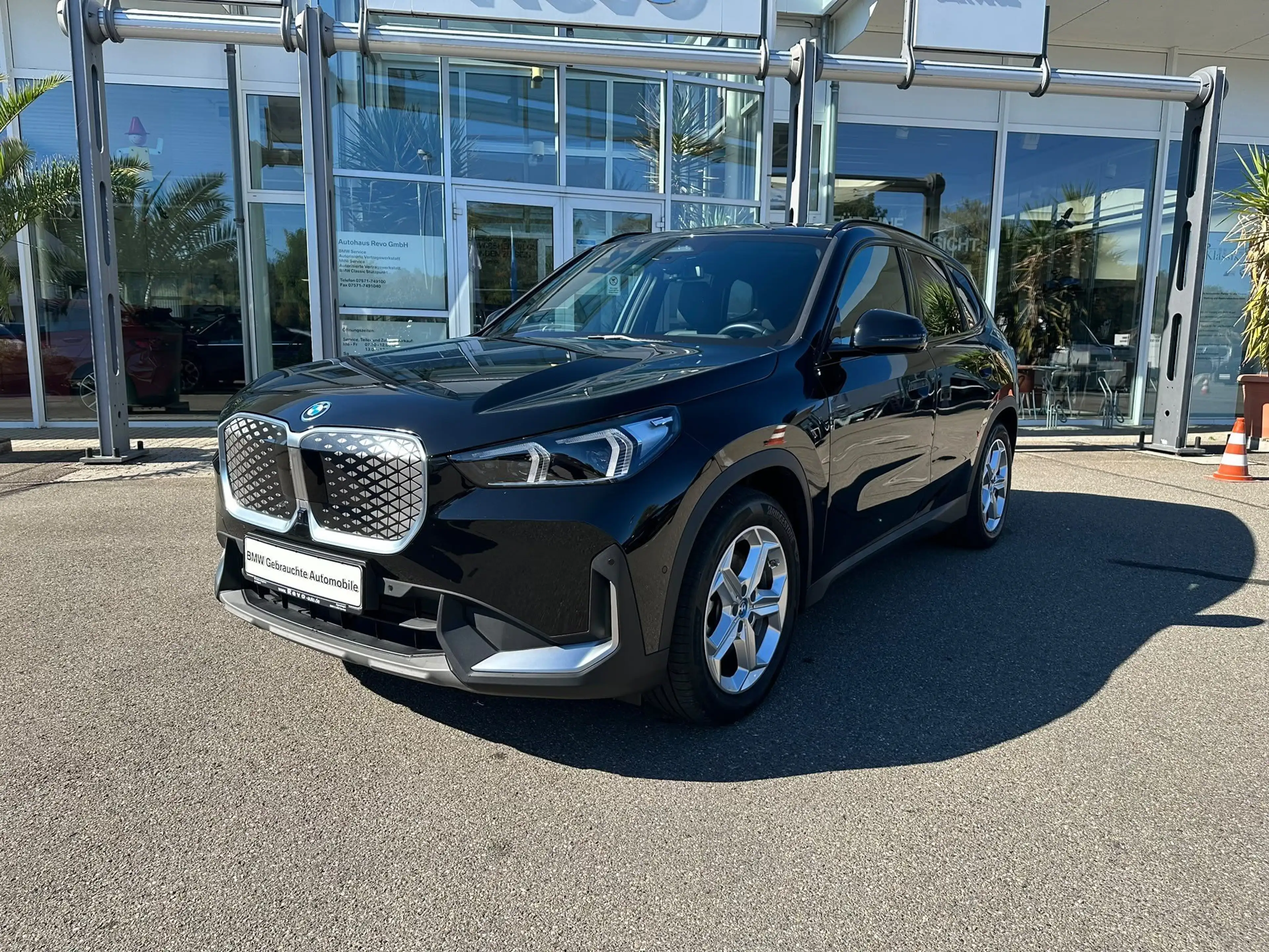 BMW iX1 xDrive30  AHK LED DriveAssPlus HUD Paket Prof — photo 2