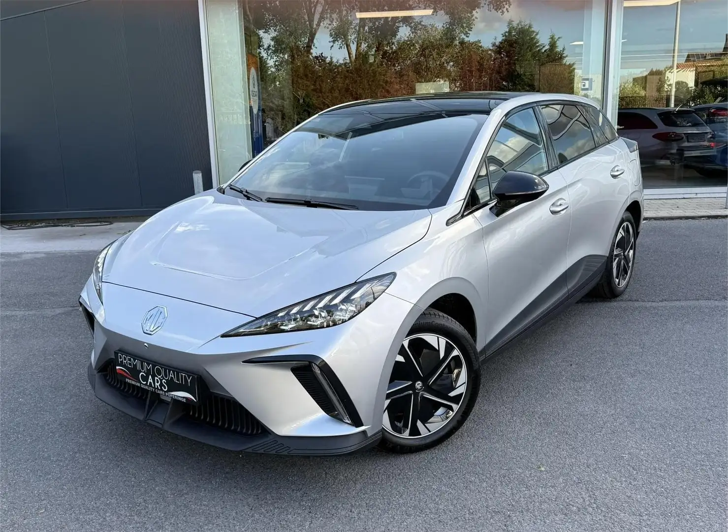 MG MG4 Luxury 64 kWh/ CARPLAY /  ZETELVRWNG / 360°CAM Gris - 2