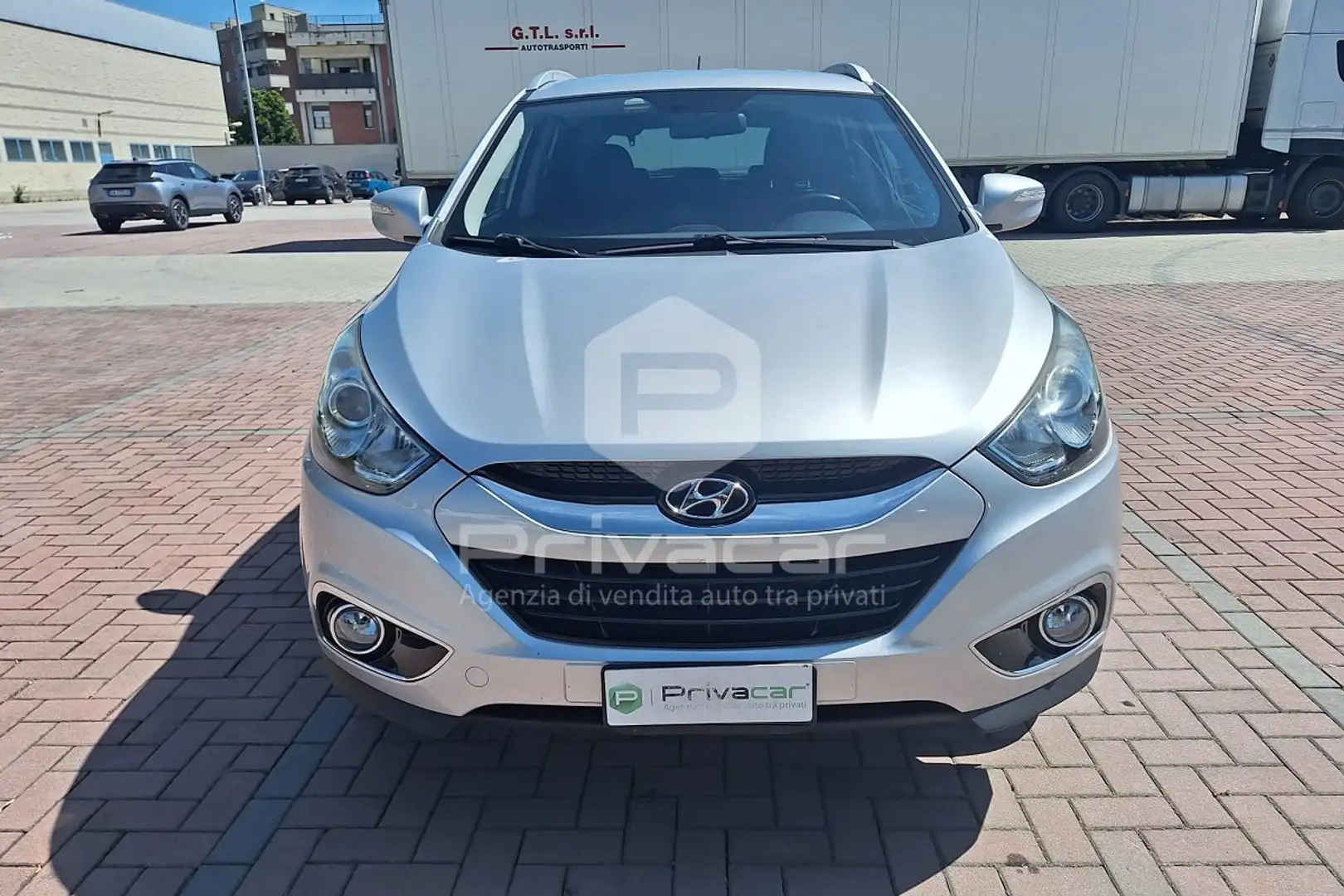 Hyundai iX35 ix35 1.7 CRDi 2WD Xpossible Silber - 2