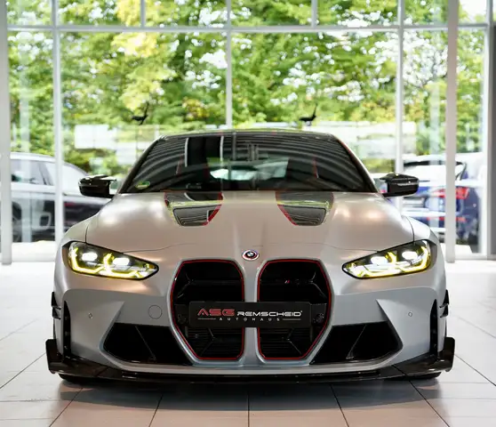 BMW M4 view 4