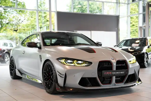 BMW M4 view 6