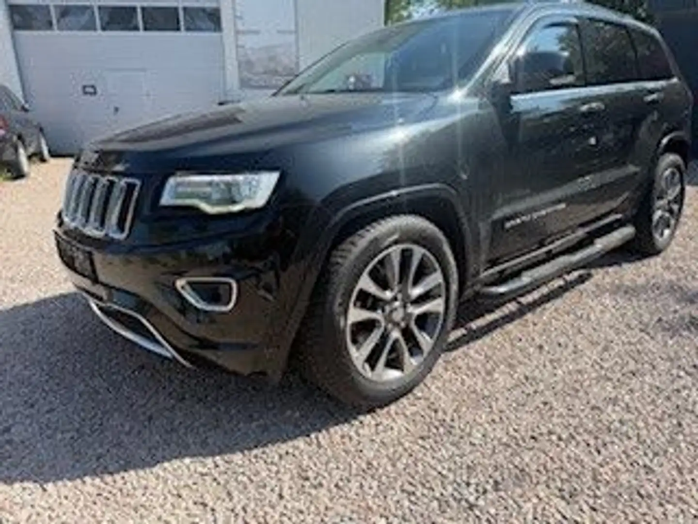 Jeep Grand Cherokee 3.0l V6184kW Overland Autom. Schwarz - 1
