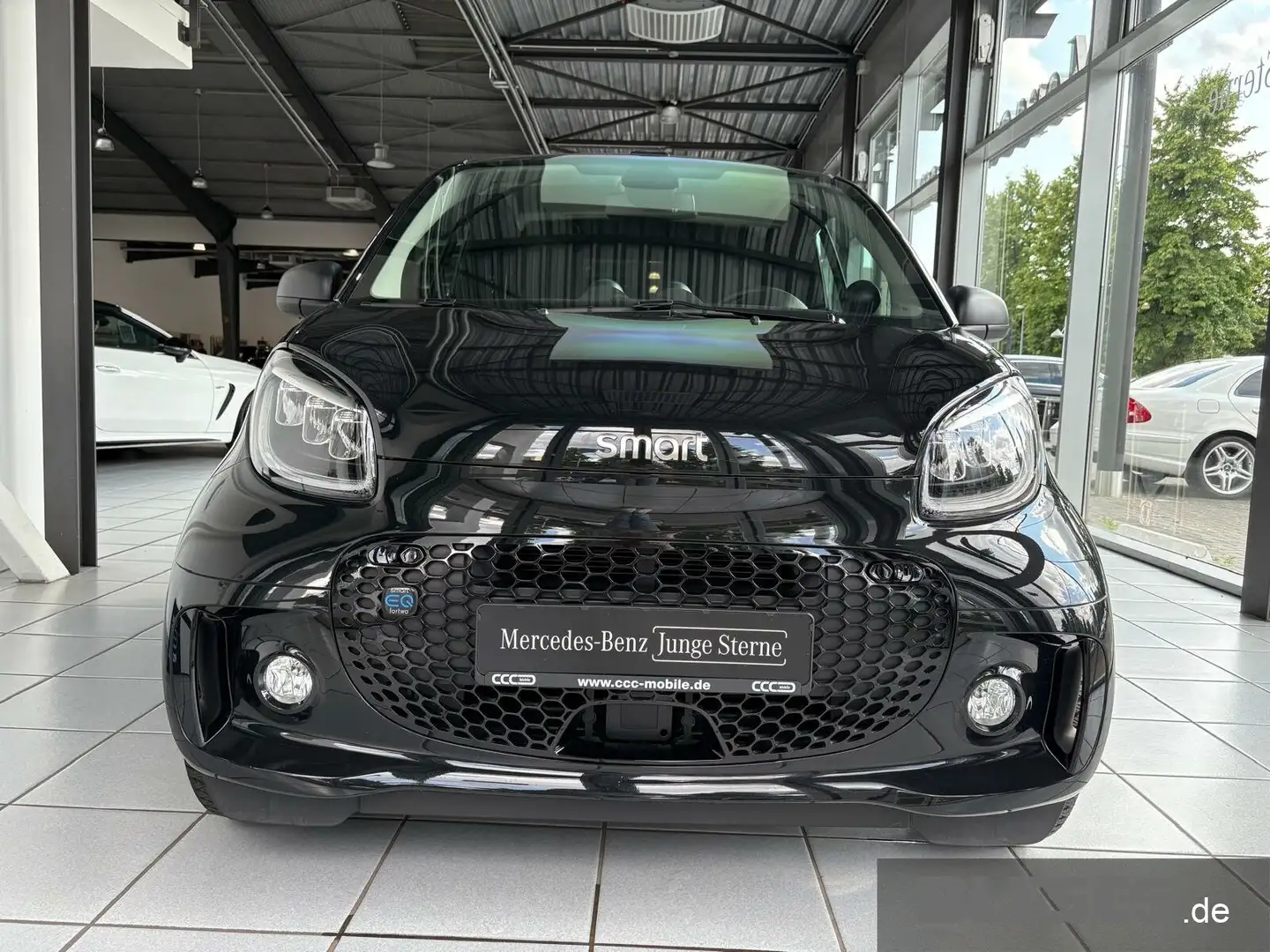smart forTwo smart EQ cabrio Passion+Exclusive+22kW+LED+Kamera Schwarz - 2