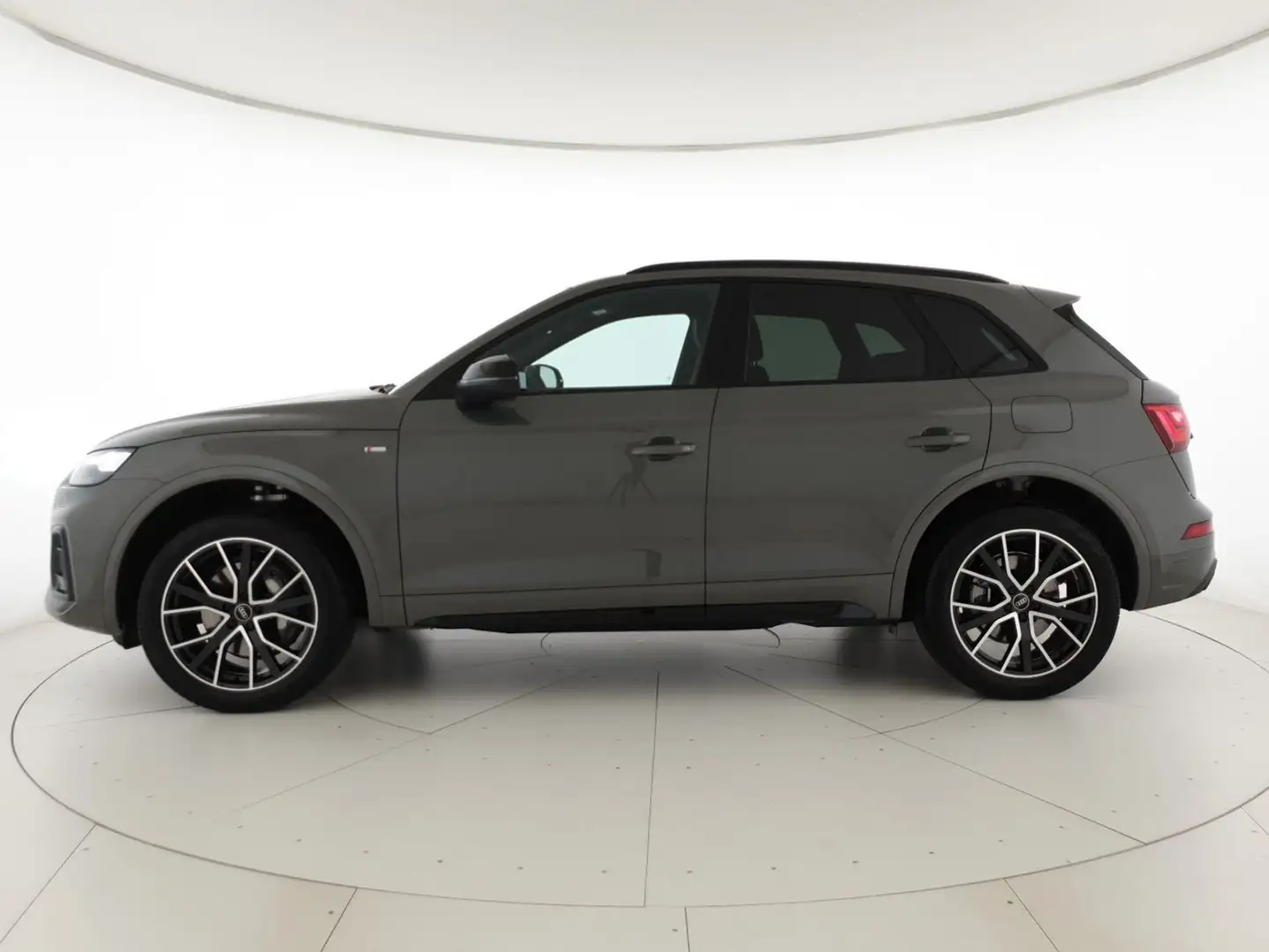Audi Q5 55TFSIe 367CV Q. Str S line Plus L: 86.871€ Grigio - 2
