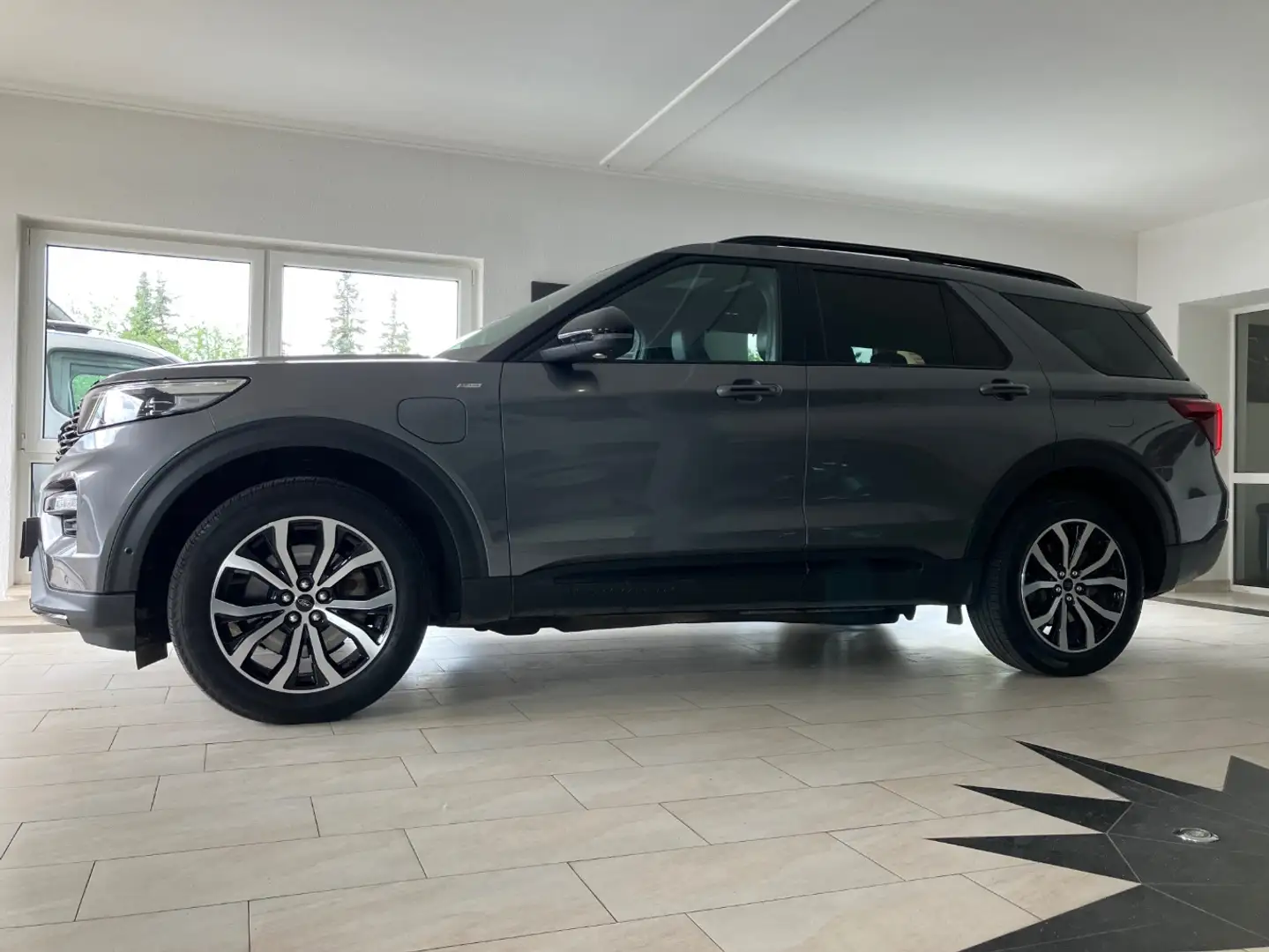 Ford Explorer Plug-In-Hybrid ST-Line 4x4 Panorama 7Si. Grigio - 2