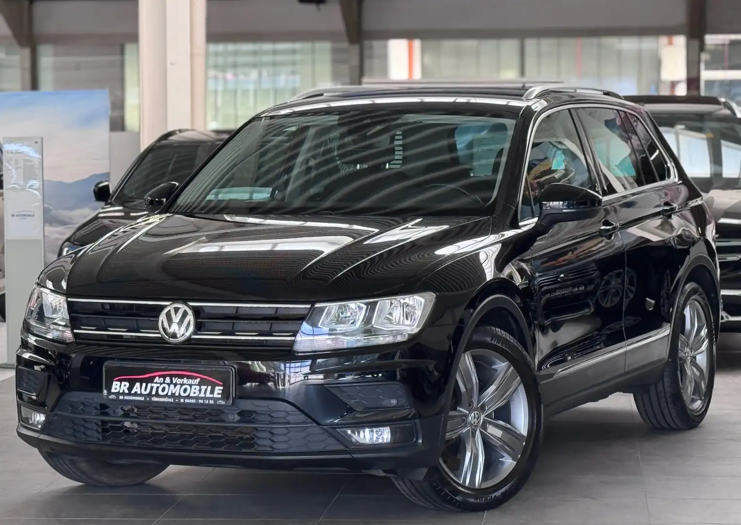 Volkswagen Tiguan Sound*nur Vw Service*Navi*ACC*19Zoll*Tüv/Au neu Zwart - 1
