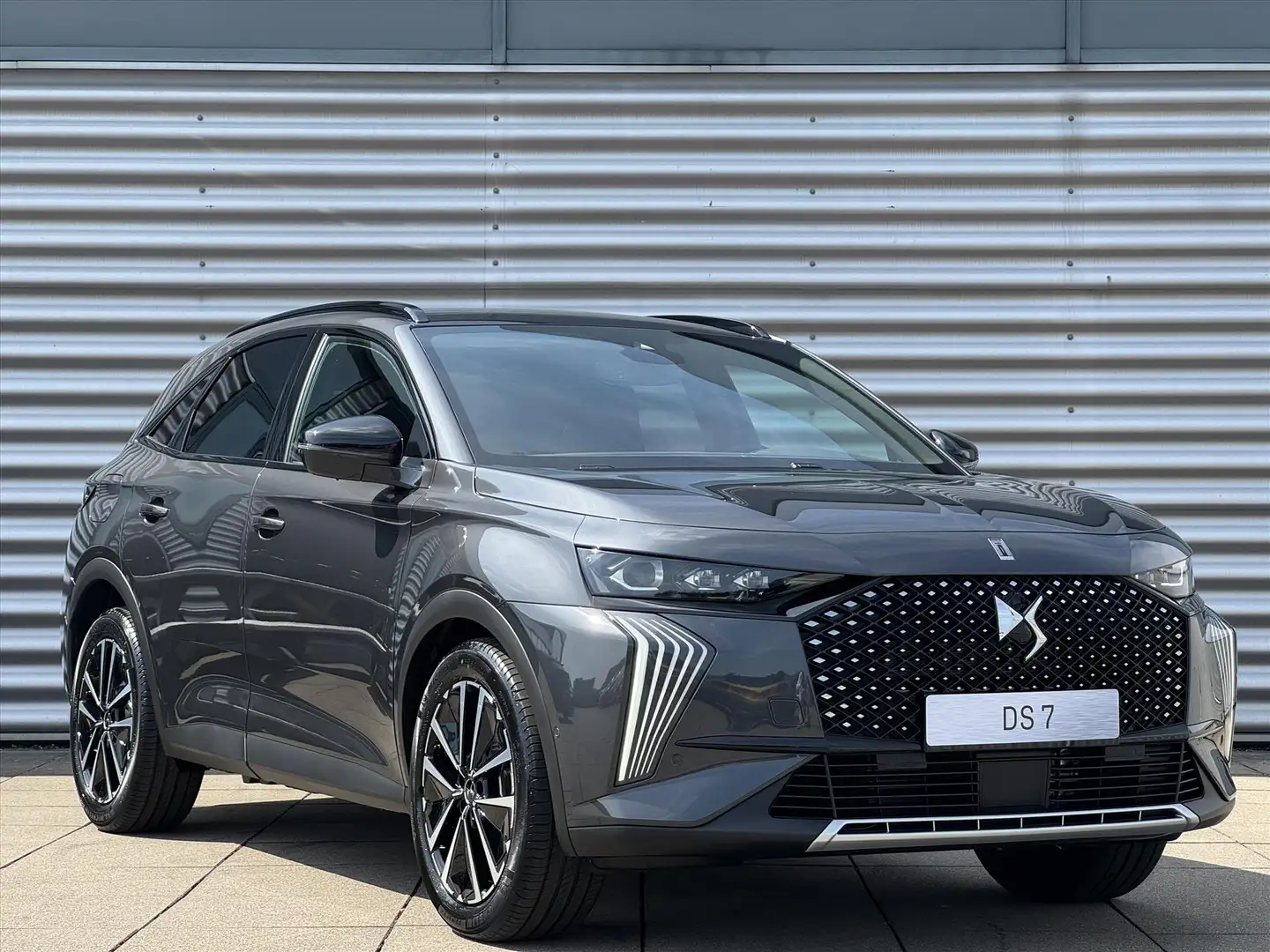 DS Automobiles DS 7 1.6 E-TENSE PHEV 225pk Automaat Ligne Business Pac Grijs - 2