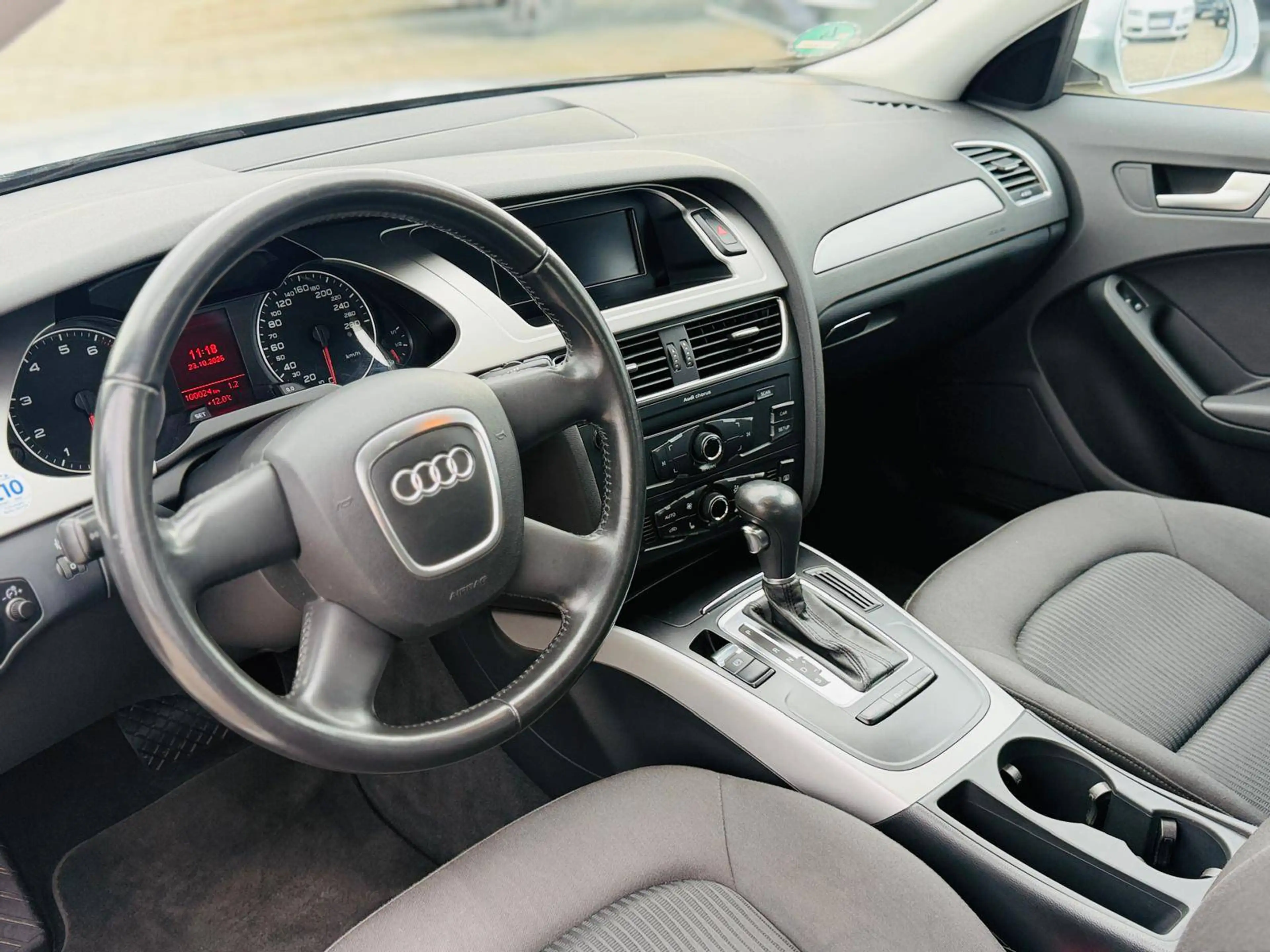 Audi A4 Attraction TÜV & Service NEU Garantie Finanzierung möglich — photo 4