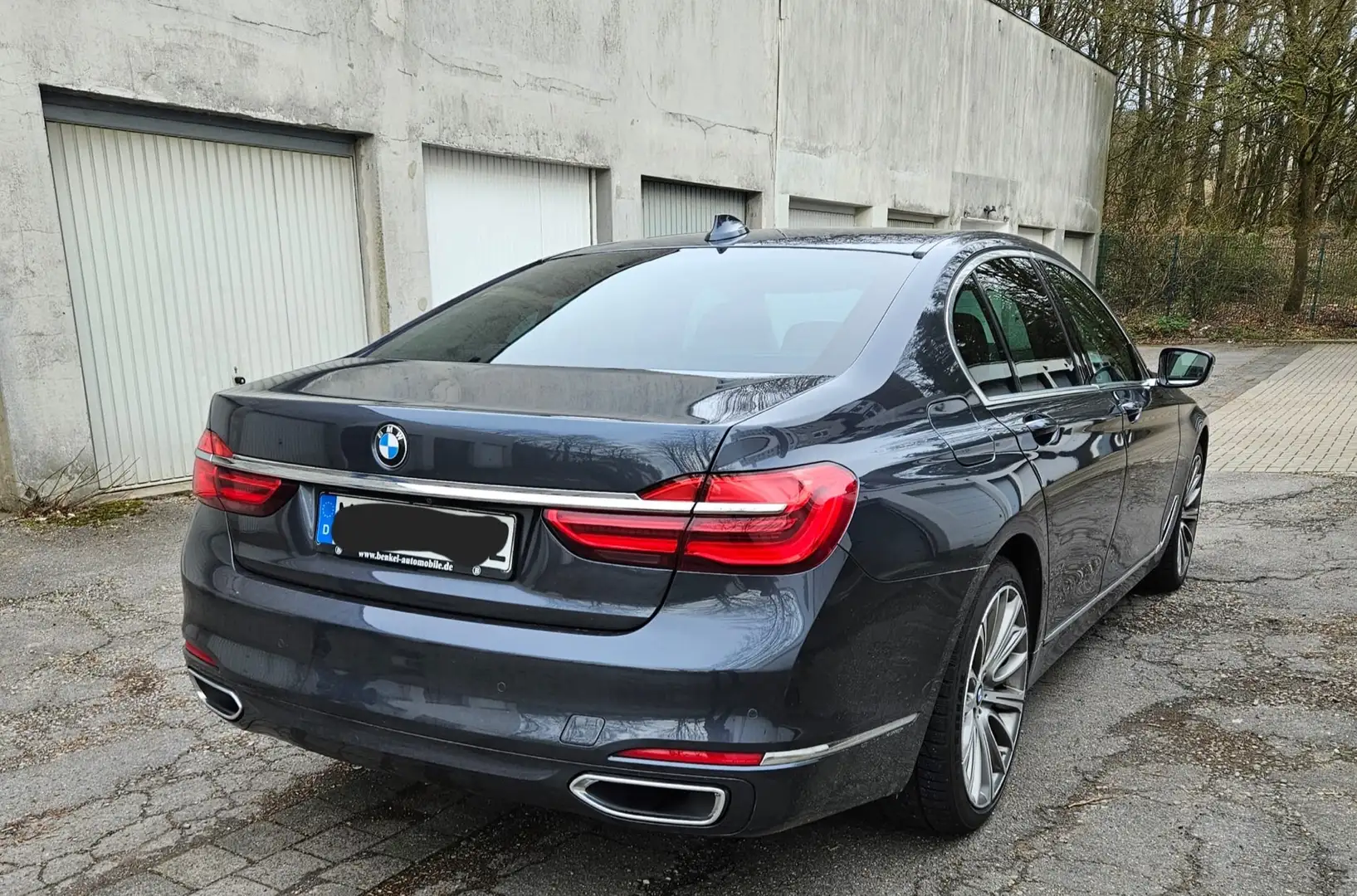 BMW 730 Fond-Entert. H&K Schiebd Busi&DrivAs+ Grau - 2
