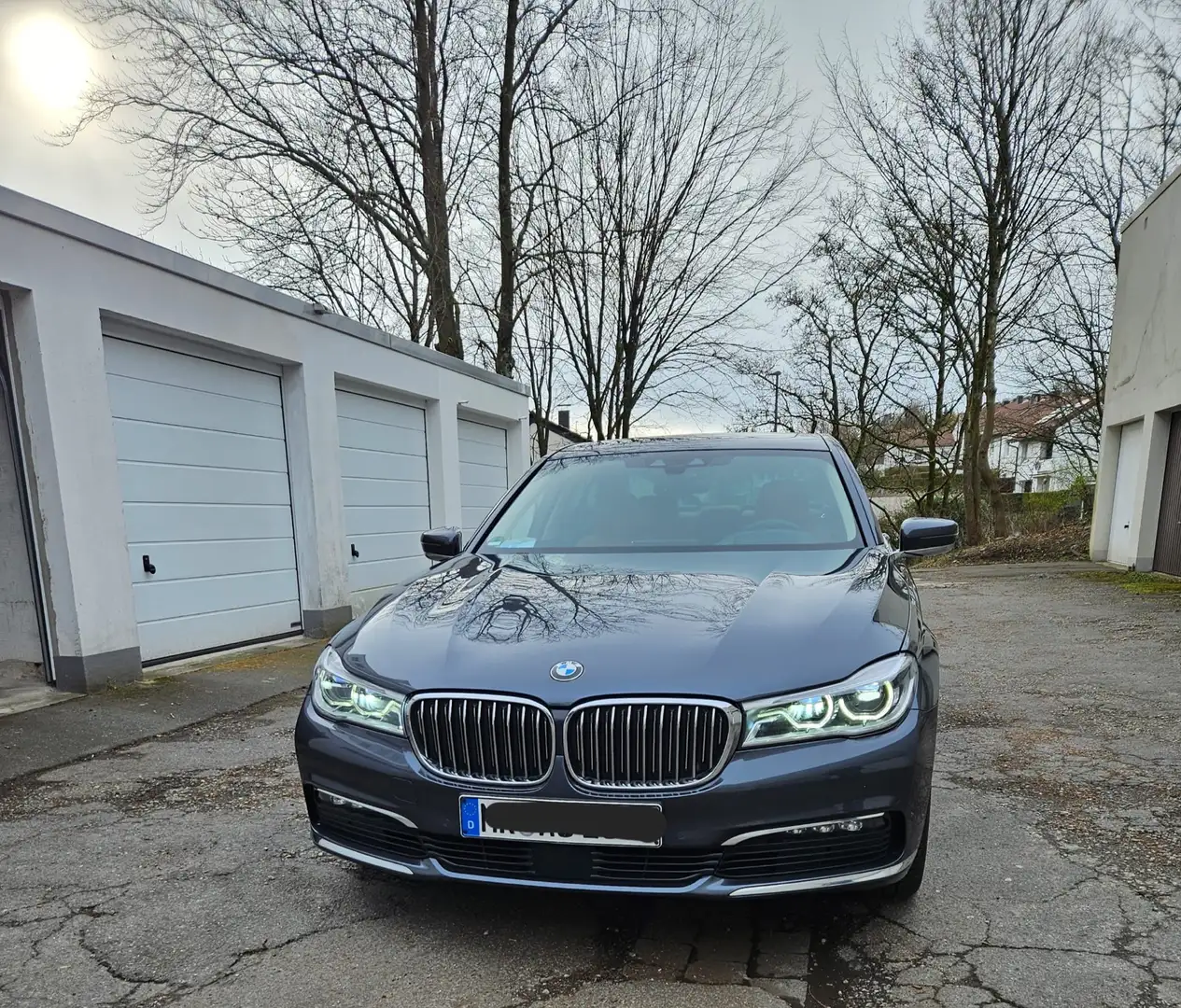 BMW 730 Fond-Entert. H&K Schiebd Busi&DrivAs+ Grau - 1