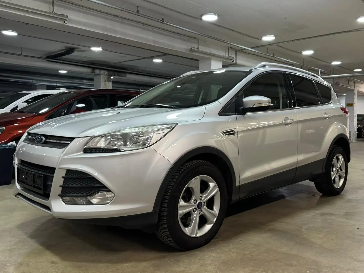 Ford Kuga 2.0 Tdci Trend~AWD~Automatik~Klima~ Silber - 1