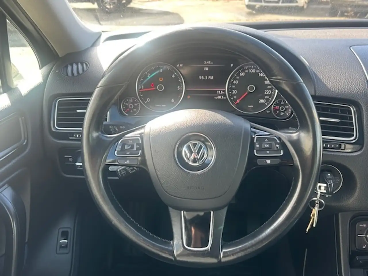 Volkswagen Touareg снимка Volkswagen Touareg